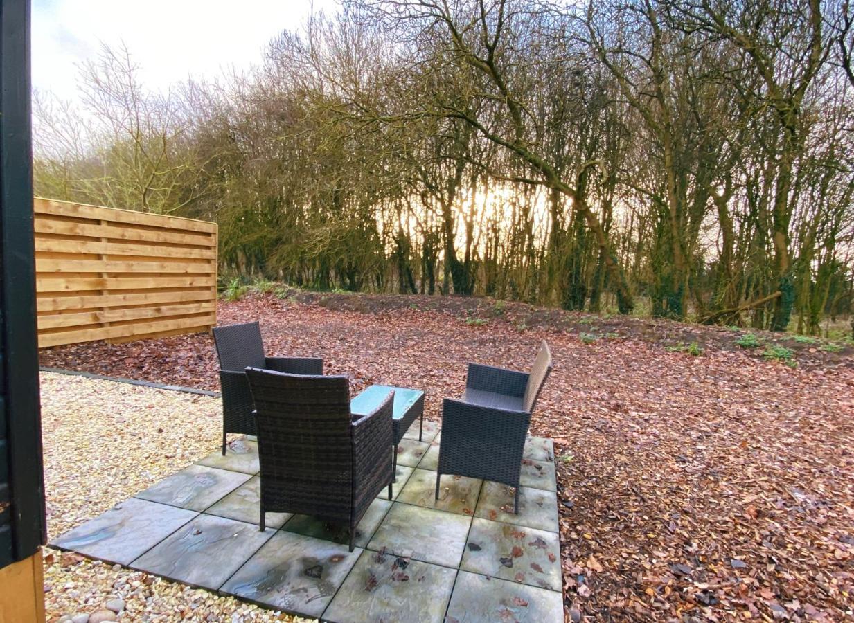 Squirrel Lodge At Owlet Hideaway - With Hot Tub, Near York Luaran gambar
